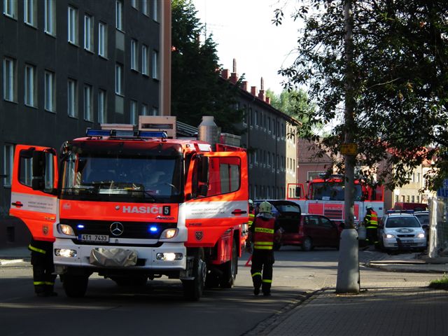 Dopravní nehoda na Štefánikové ulici