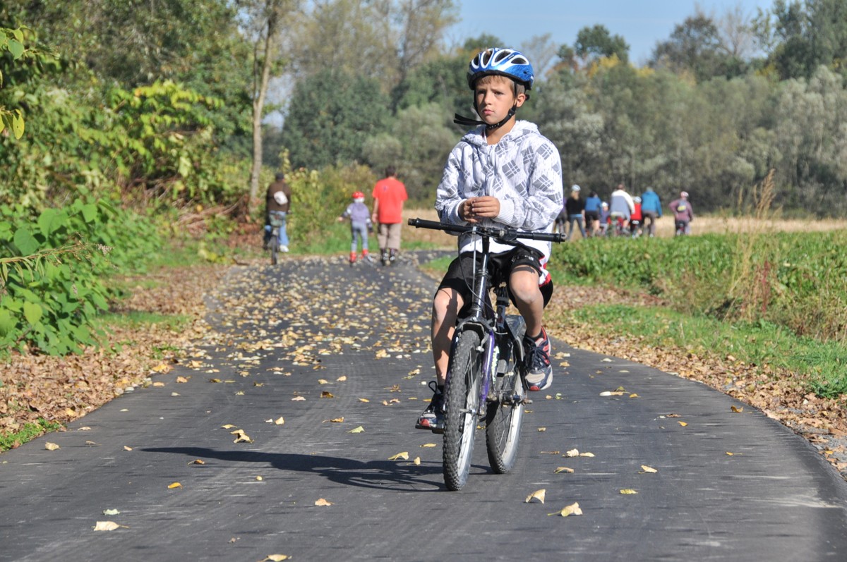 Stezka pro bruslaře a cyklisty