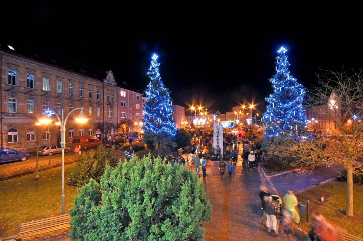Rozsvěcení vánočních stromů 2015