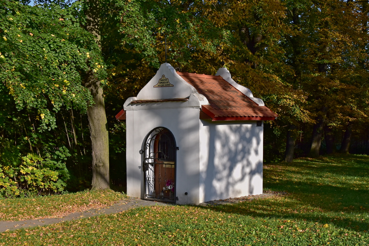 Kaple Anděla strážce a pomník obětem moru a tyfu ve Starém Bohumíně