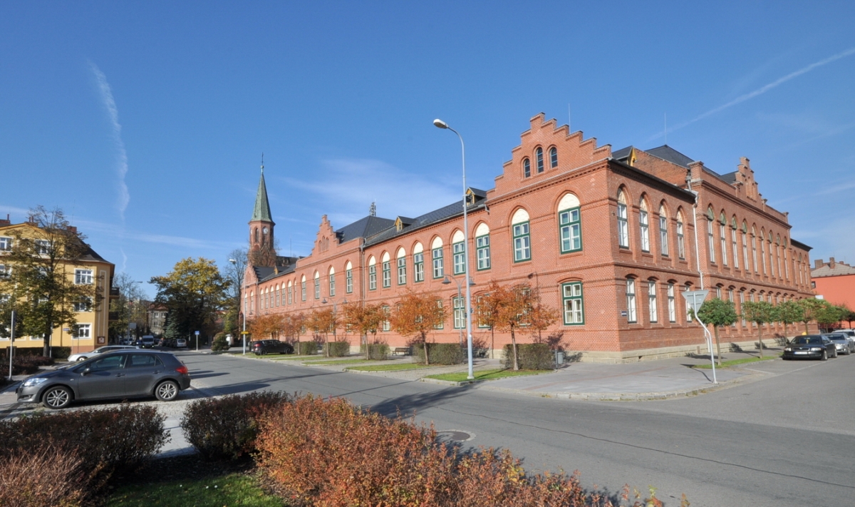 Architektonický komplex současné budovy radnice