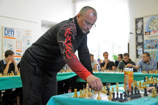 Studenti starostu v šachu už šest let neporazili