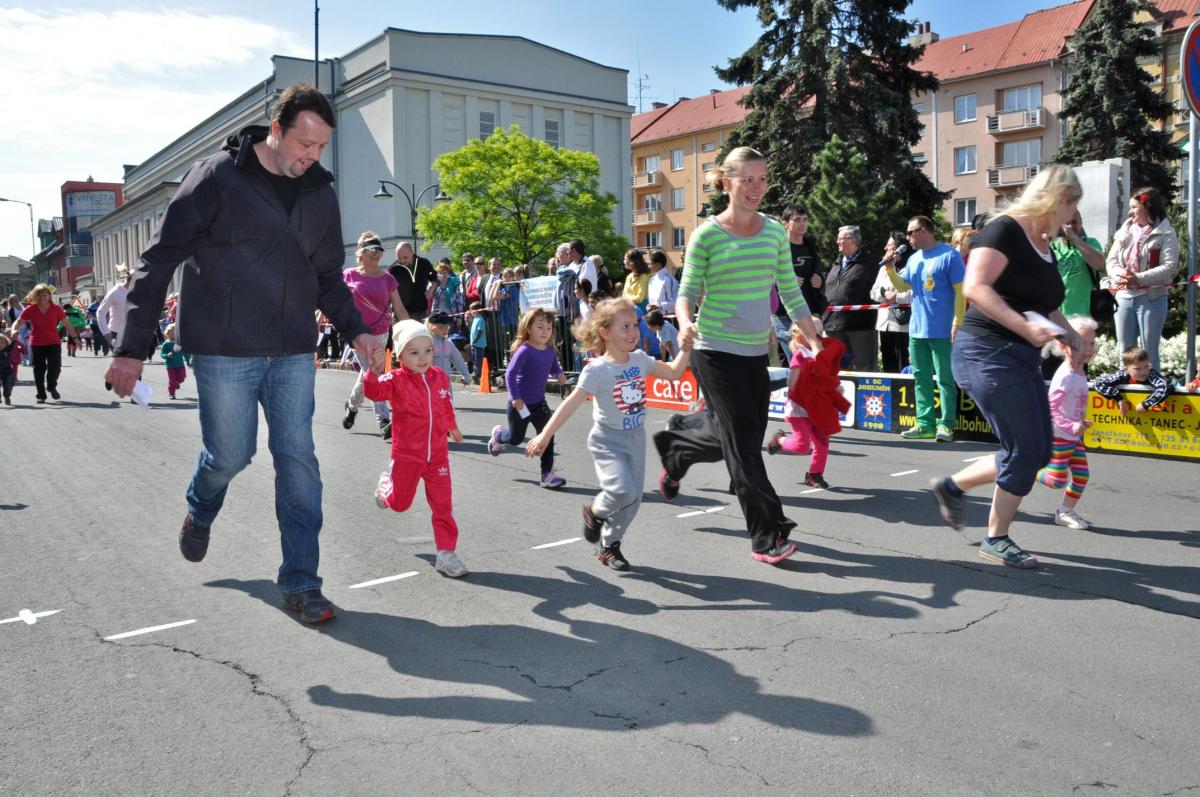 V ulicích Bohumína dnes závodily stovky lidí