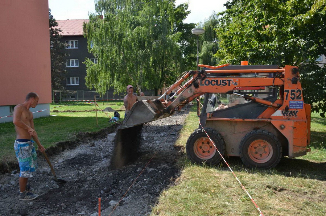 Sídliště Čs. armády a Jateční v centru Bohumína mění svou tvář