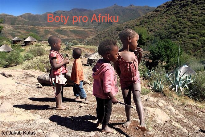 Pro děti a dospělé v Jihoafrické republice sbírají boty