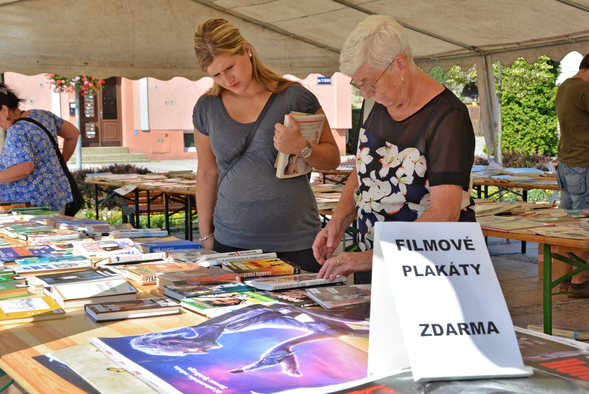 Antikvariát pod širým nebem brali Bohumíňáci útokem