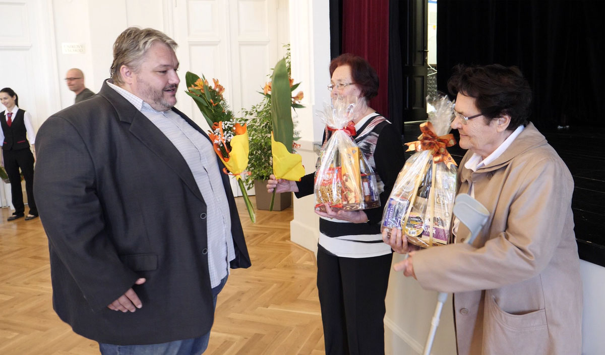 Bohumín nezapomíná, ocenil jubilanty školství