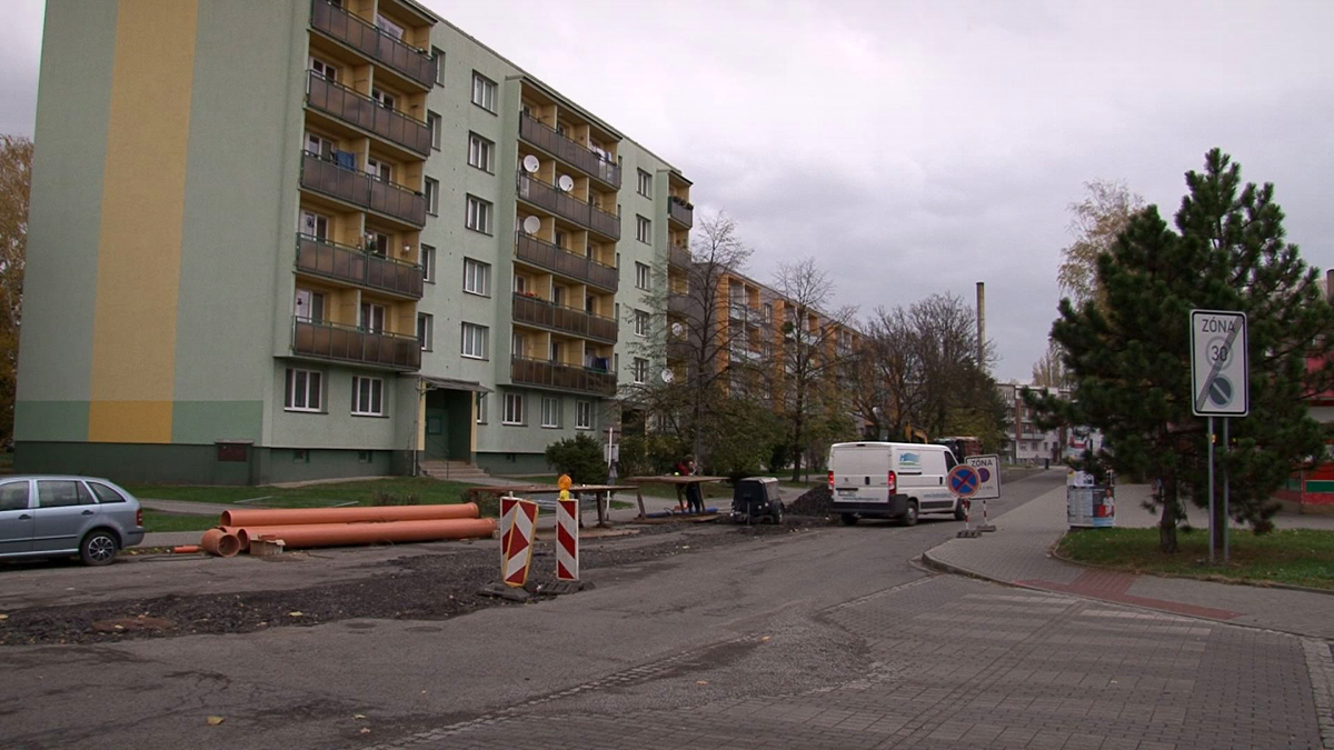 Žádné lepení, silnice dostane nový povrch v celé délce a šíři