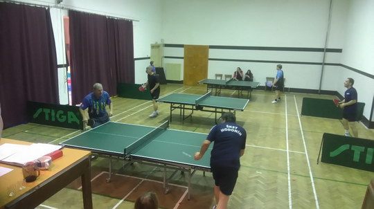 V sokolovně v Záblatí stolní tenis, badminton, všestrannost i tabata