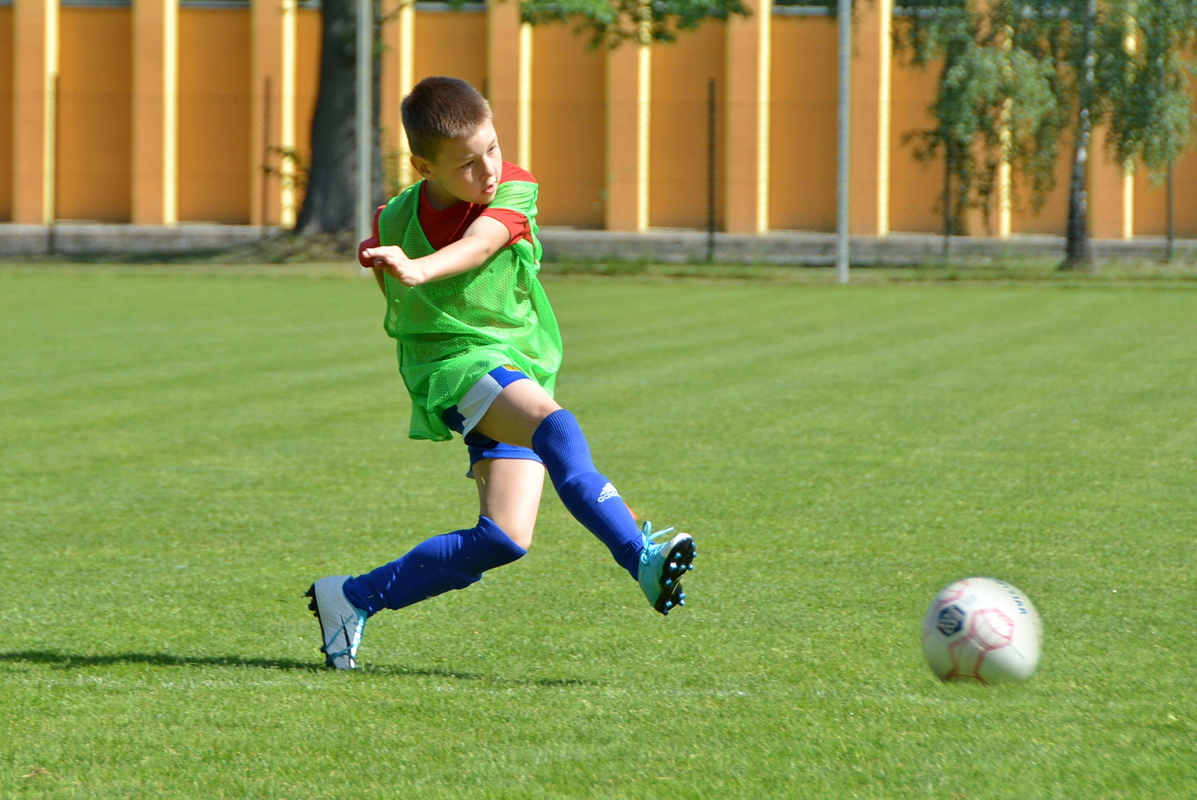 Staň se fotbalistou, FK Bospor zve do sportovního kluky i holky