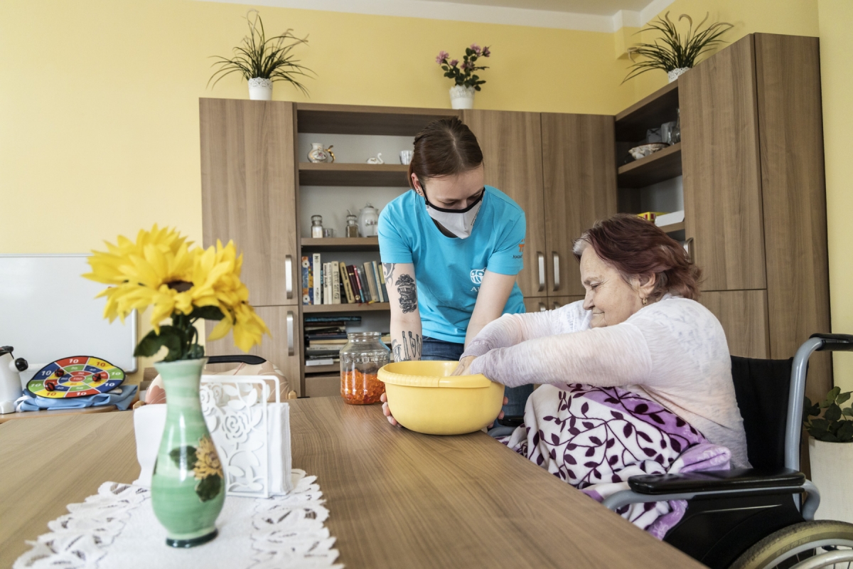 Dobrovolníci věnovali nejen seniorům několik stovek hodin svého času