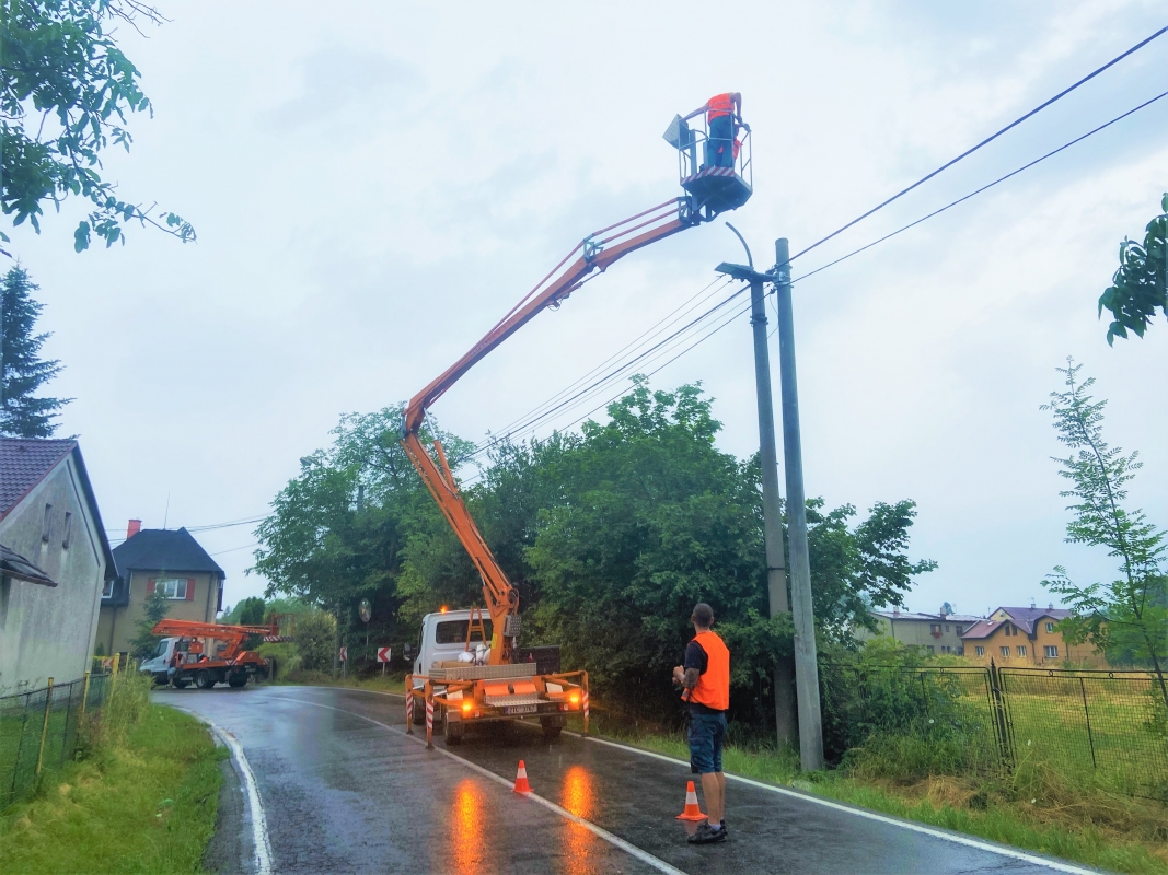 Hlavní tah Záblatím osvětlují nové LED lampy, prokoukla i točna s kapličkou a poštou