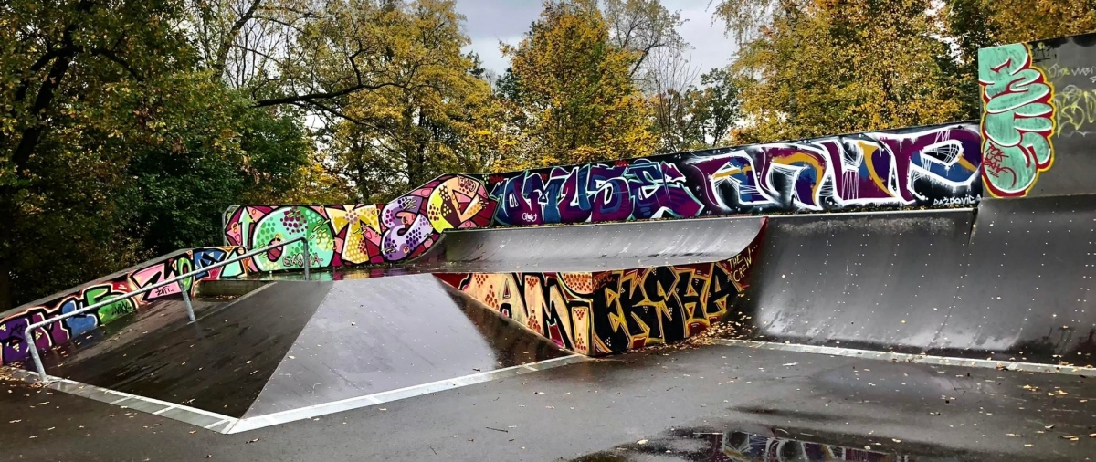 Nová umělecká graffiti ve skateparku obratem přemaloval amatér