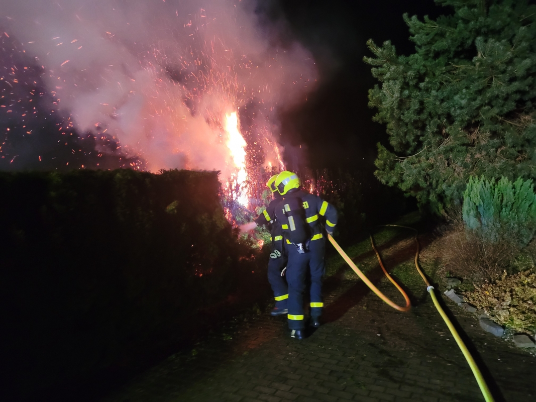 Hasiči v průběhu noci ze Silvestra na Nový rok likvidovali v kraji padesát požárů