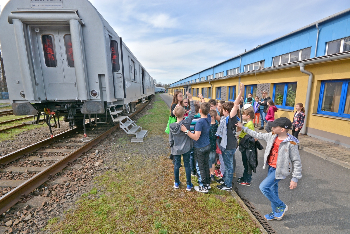 Drsné varování před drogami. Do města se vrací Revolution Train