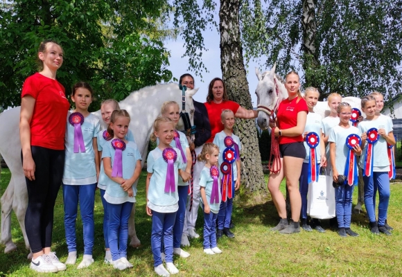 Bronz pro děvčata z Bohumína na mistrovství republiky ve voltiži