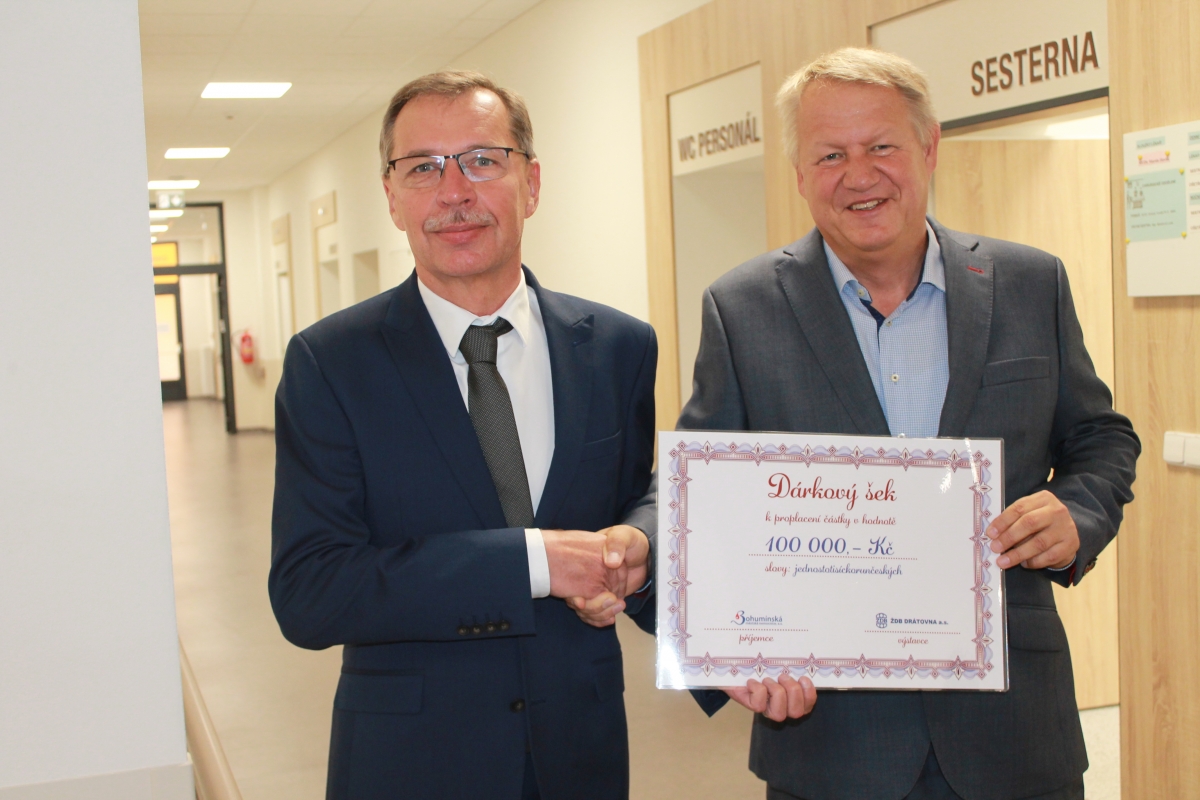 ŽDB Drátovna věnovala nemocnici v Bohumíně peníze na monitor životních funkcí pro oddělení JIP