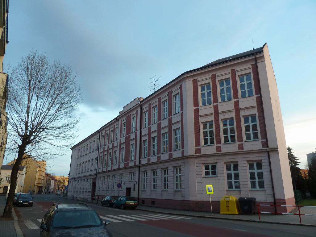 Nabídka práce - školní psycholog nebo školní speciální pedagog