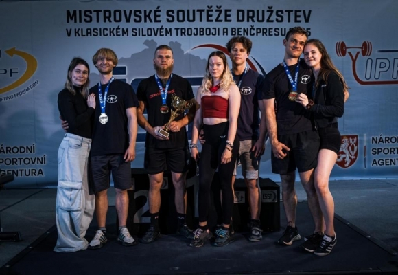 Mladí lifteři z Viktorky ovládli republikové mistrovství družstev v klasickém trojboji