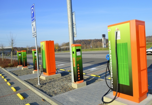 V Moravskoslezském kraji načerpala elektroauta u ČEZ o 110 % bezemisní elektřiny více