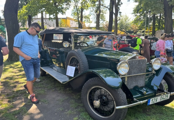 Nejvzácnějším veteránem na srazu v Bohumíně byla téměř stoletá Tatra 17 Phaeton