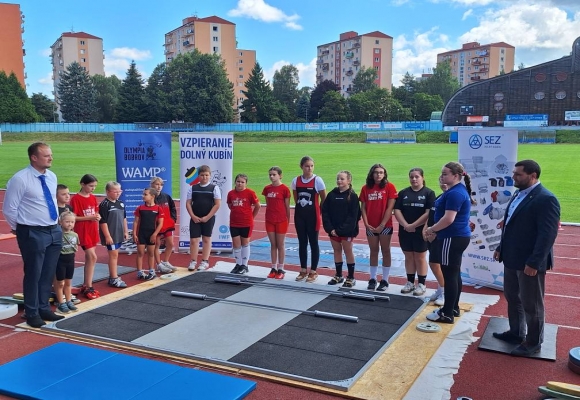 Mladí siláci z Bohumína bodovali na Slovensku, dosáhli na zlato a bronz