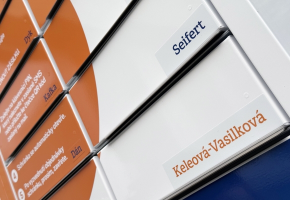 Mornštajnová, Lednická, Seifert, knihobox má nápadité označníky