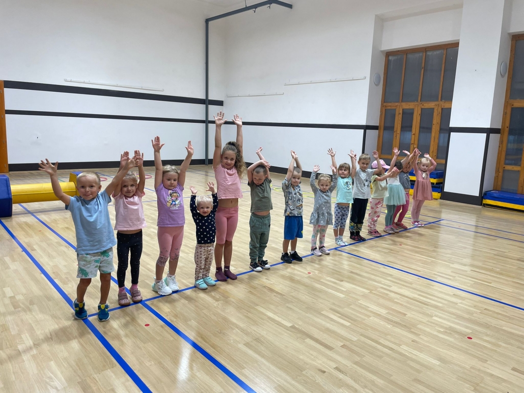 Do sokolovny v Záblatí se vrátil (nejen) sportovní ruch, má novou podlahu