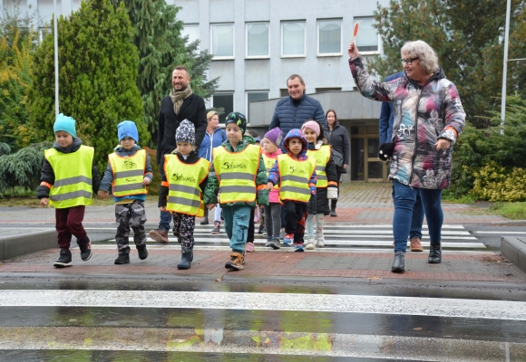 Bohumín má nové přechody u školy, děti si bezpečné přecházení vyzkoušely v praxi