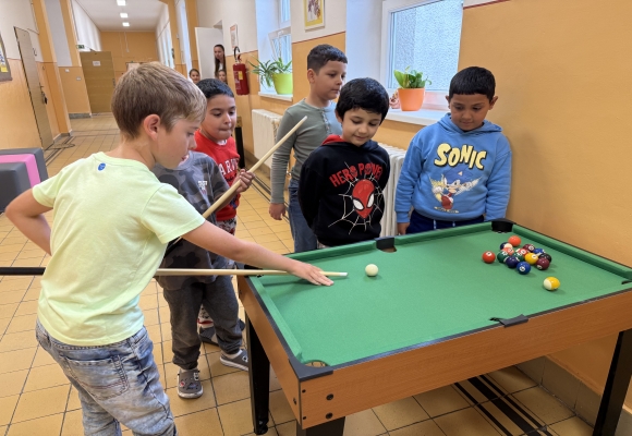 O přestávkách stolní fotbálek, minikulábr i Člověče, nezlob se