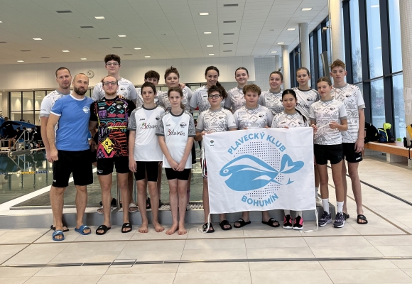 Šňůra plaveckých úspěchů pokračuje, v krajských přeborech bodovali i starší žáci a dorostenci