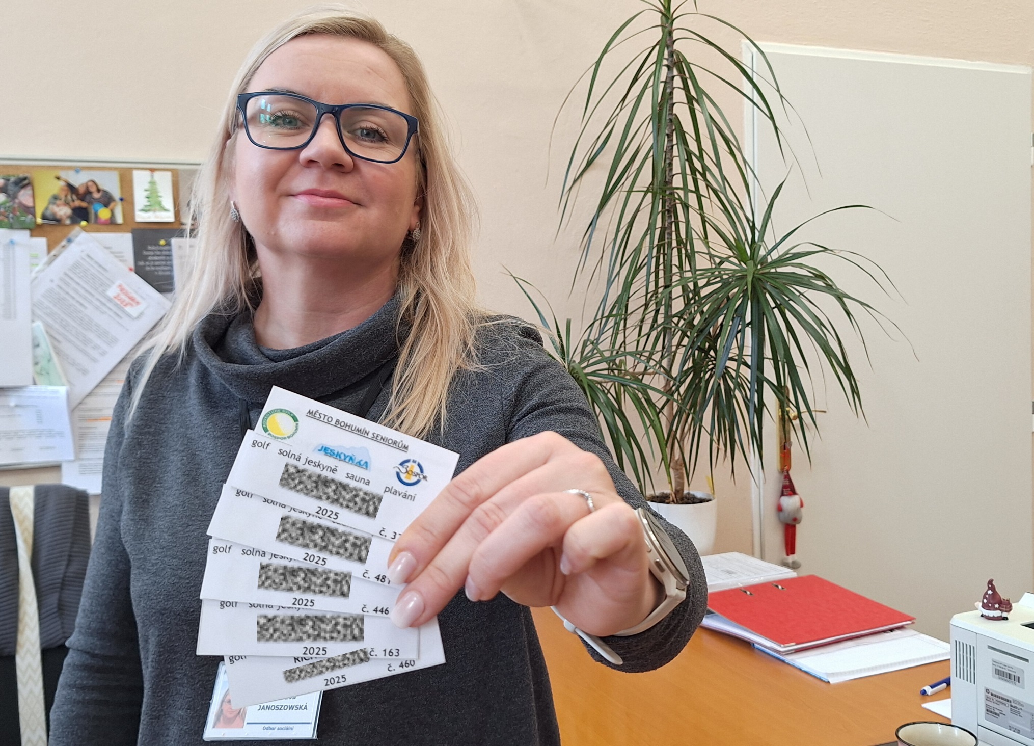 Bohumínští senioři i letos ušetří s plavenkami. Žádat mohou osobně i online