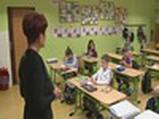 Do základních škol se vrátily děti z 1. stupně - show video
