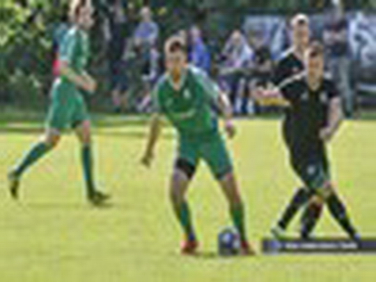 Fotbalisté Slovanu vyzvali známé hokejové tváře - show video