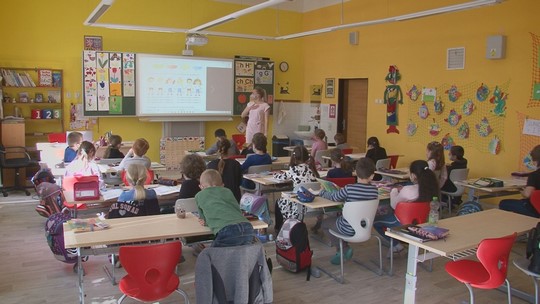 Prvňáčků bude od září víc, proběhly on-line zápisy - show video