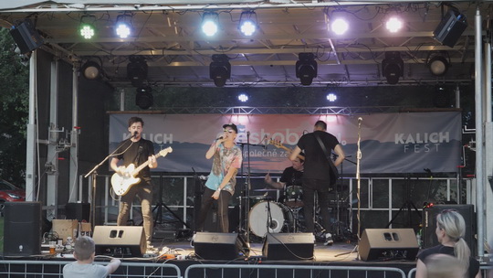 Město bohů uspořádalo na pláži Kalich fest - show video