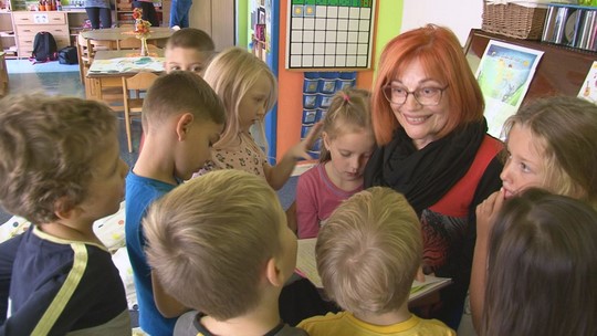 Ve školce FIT čtou dětem před spaním, i tatínkové - show video