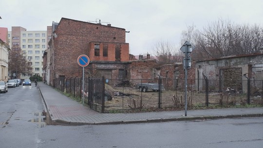 Zchátralý „dům hrůzy“ v ul. Žižkova půjde k zemi - show video