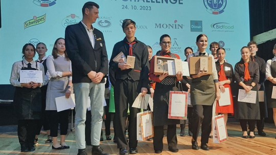 Káva, svačina i husa, kuchaři-číšníci bodují na soutěžích - przedstawić wideo