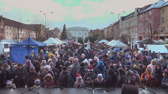 Vánoční jarmark odstartoval adventní čas - zobrazit video