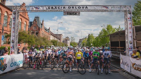 Cyklistický závod Gracia Orlová poprvé v Bohumíně - show video