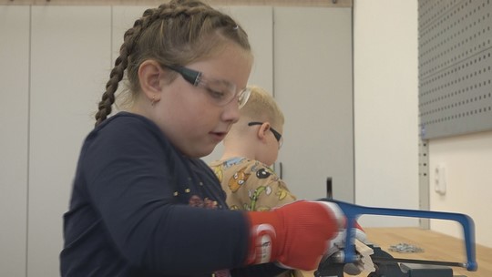 Odborná učebny Benešovky podpoří nejen kutilství - zobrazit video
