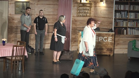 Podhorský penzion, Boban uvedl novou hru - zobrazit video