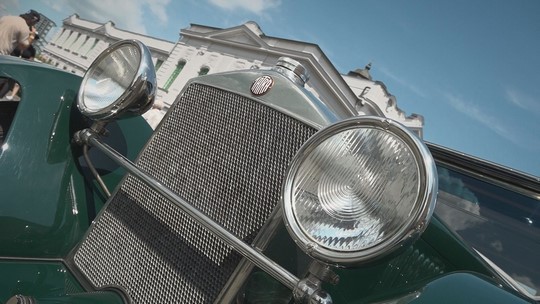 Automobiloví veteráni ve Starém Bohumíně - przedstawić wideo
