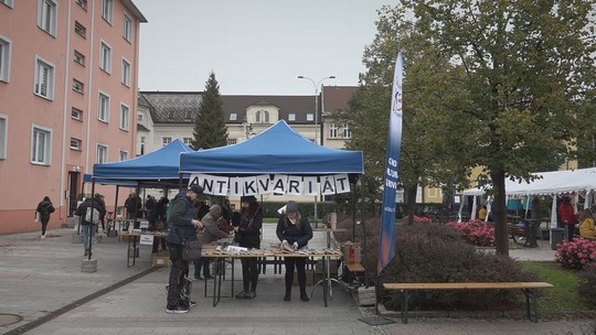 Den sociálních služeb, den zdraví a knižní antikvariát - przedstawić wideo
