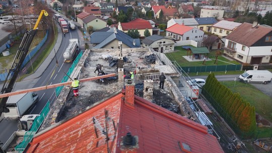Požár bytu v Pudlově, oprava po požáru ve Skřečoni - przedstawić wideo