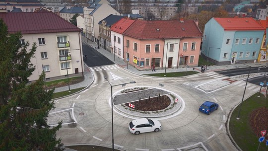 Evžen v akci: Dron nad novým kruháčem - zobrazit video